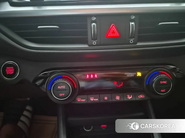 Kia The New K3 2nd generation 2023 Белый из Кореи, фото 3