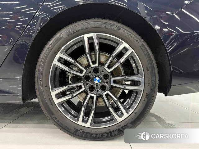 BMW 5 series 2025 Черный из Китая, фото 3