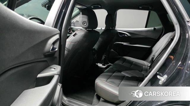 Chevrolet (GM Daewoo) Trax Crossover 2023 Черный из Кореи, фото 3