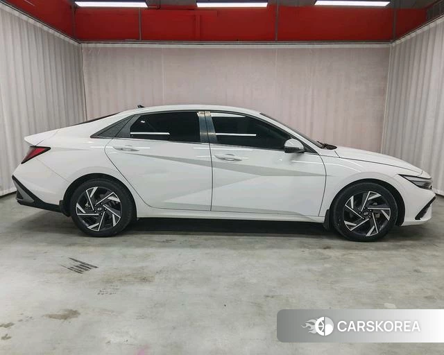Hyundai Elantra 2024 Белый из Китая, фото 3