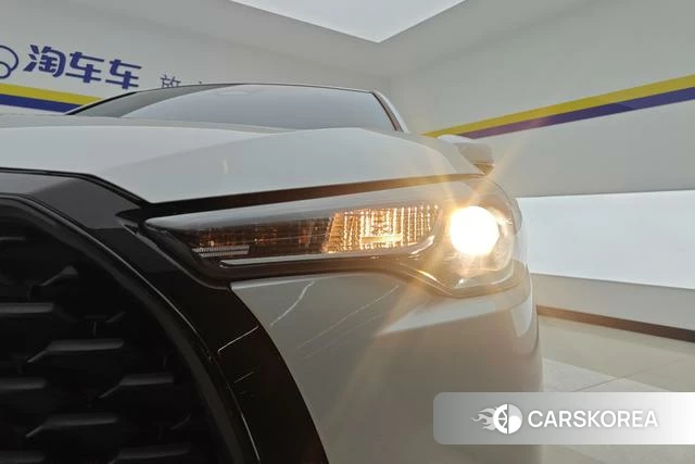 Toyota Corolla 2024 Белый из Китая, фото 3