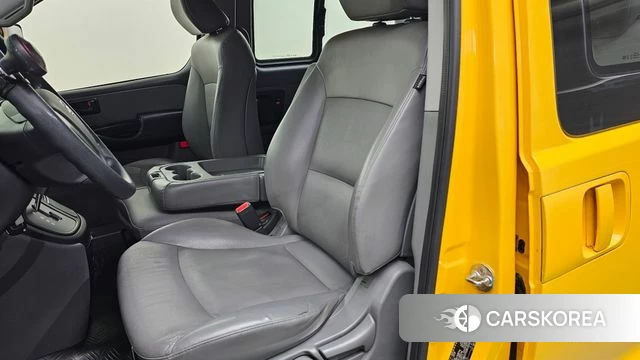 Hyundai The New Grand Starex 2018 Желтый из Кореи, фото 3