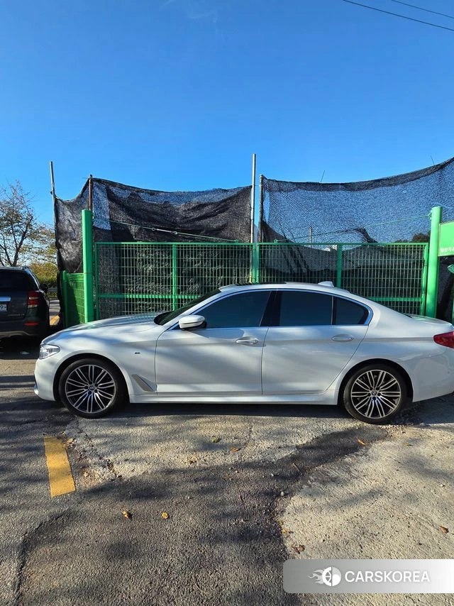 BMW 5 Series (G30) 2018 Белый из Кореи, фото 3