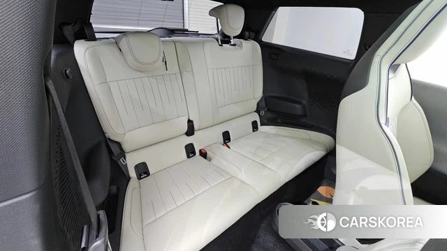Mini Cooper Electric 4th Generation 2024 Черный из Кореи, фото 3