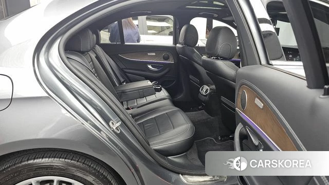 Mercedes-Benz E-Class W213 2021 Серый из Кореи, фото 3
