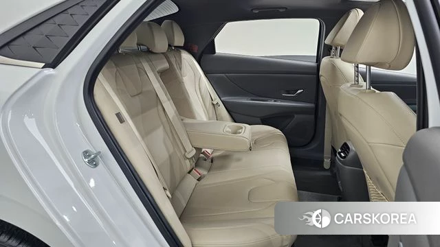 Hyundai The New Avante (CN7) 2024 Белый из Кореи, фото 3