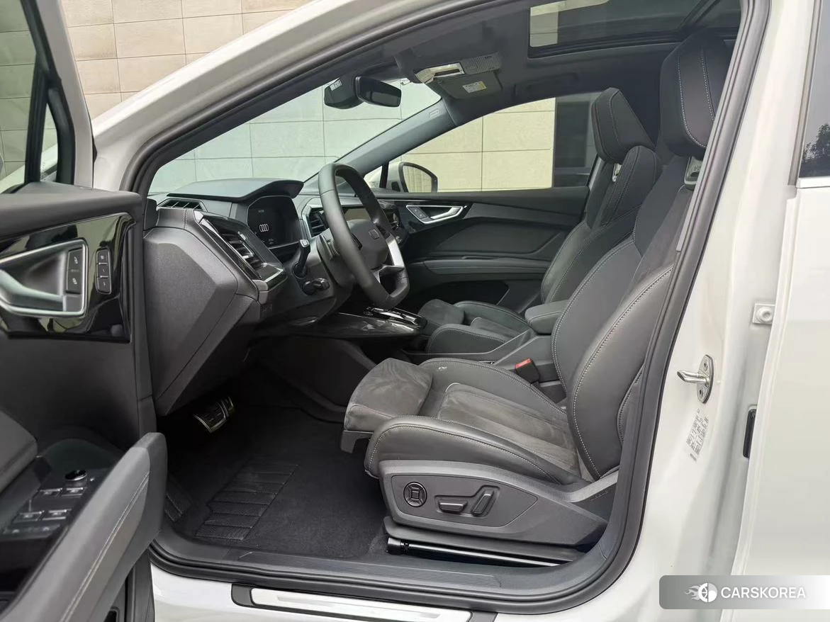 Audi Q4 2023 Белый из Китая, фото 3