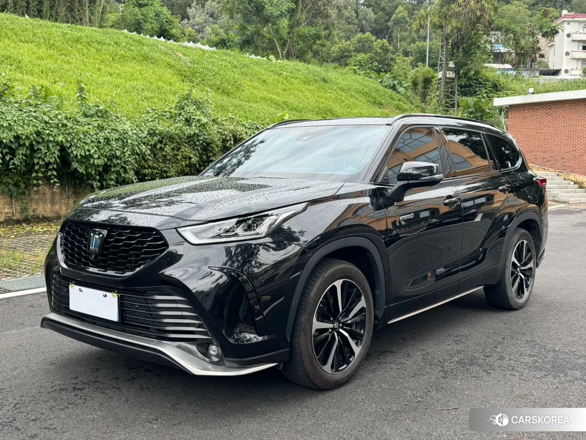 Toyota Crown 2022 Черный из Китая, фото 3