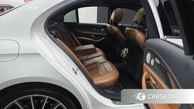 Mercedes-Benz E-Class W213 2020 Белый из Кореи, фото 3