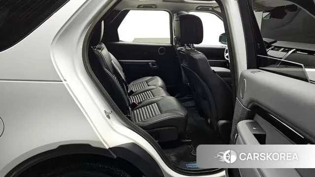 Land Rover Discovery 5 2023 Белый из Кореи, фото 3