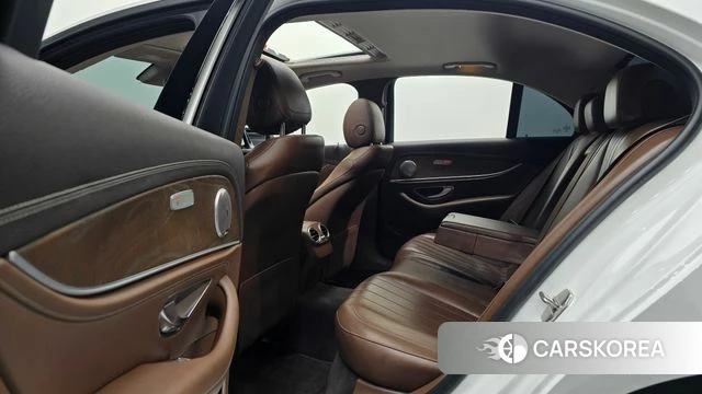 Mercedes-Benz E-Class W213 2019 Белый из Кореи, фото 3