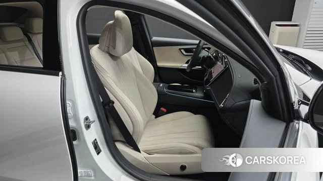 Mercedes-Benz E-Class W214 2025 Белый из Кореи, фото 3