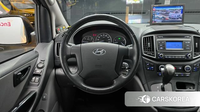 Hyundai The New Grand Starex 2018 Желтый из Кореи, фото 3