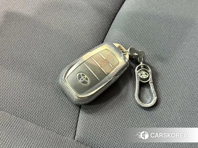 Toyota Corolla 2024 Белый из Китая, фото 3