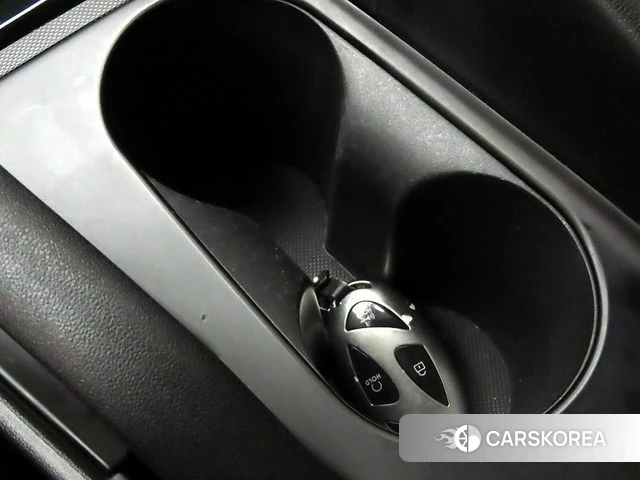 Hyundai The New Avante (CN7) 2023 Белый из Кореи, фото 3