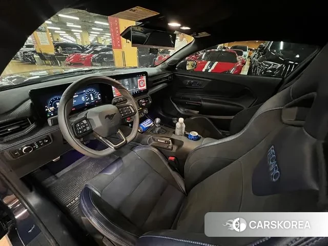 Ford Mustang 7th Generation 2024 Серый из Кореи, фото 3