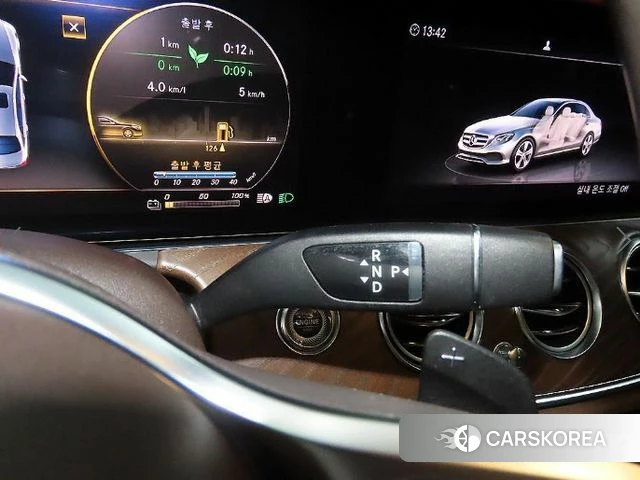 Mercedes-Benz E-Class W213 2019 Белый из Кореи, фото 3