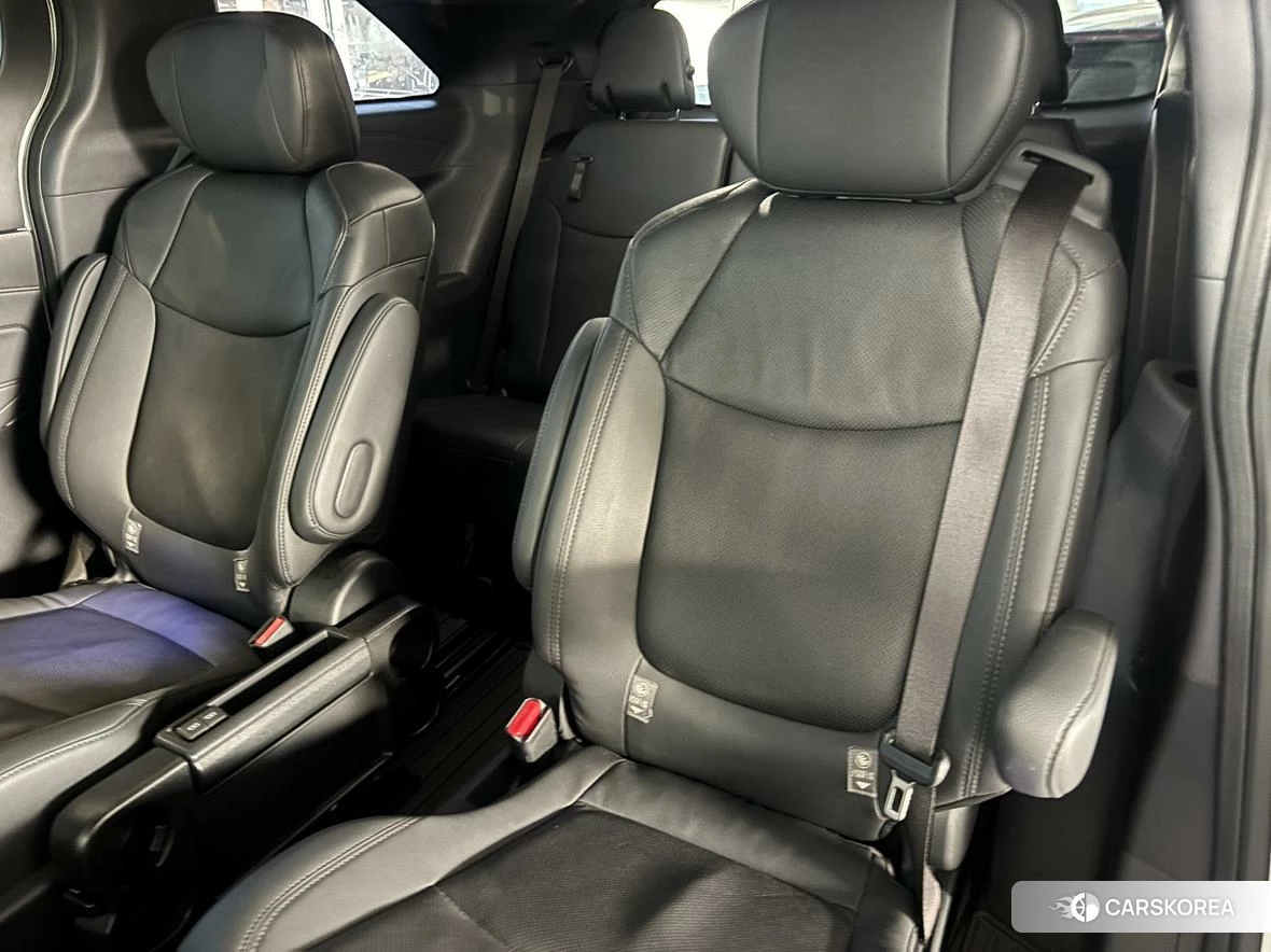 Toyota Sienna 2021 Белый из Китая, фото 3