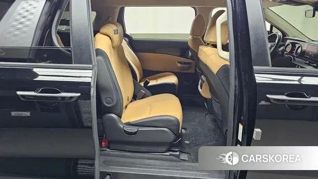 Kia Carnival 4th generation 2023 Черный из Кореи, фото 3
