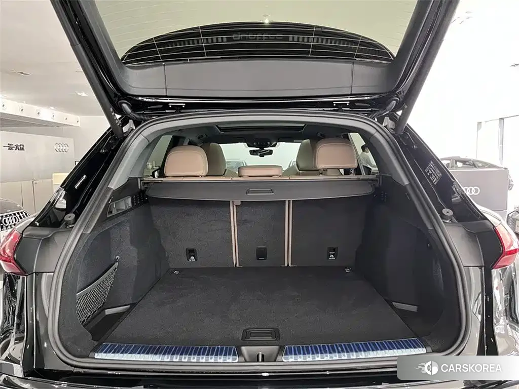 Audi Q5L 2026 Черный из Китая, фото 3