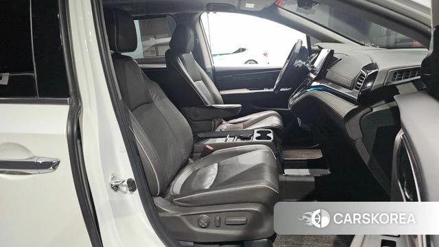 Honda Odyssey 2023 Белый из Кореи, фото 3