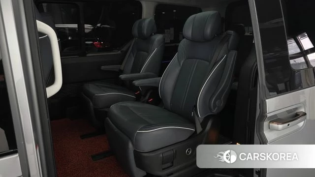 Hyundai Staria 2024 Серебристо-серый из Кореи, фото 3
