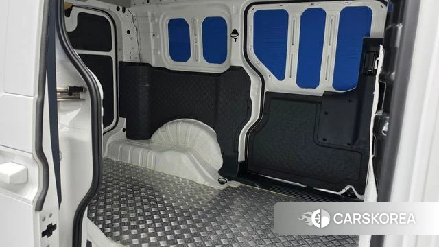 Kia PV5 2025 Белый из Кореи, фото 3