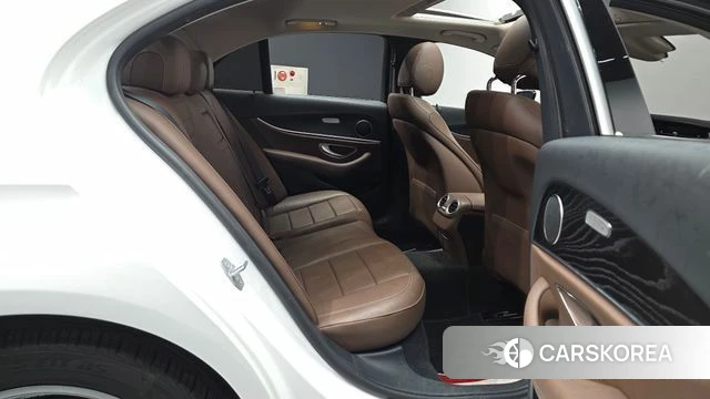Mercedes-Benz E-Class W213 2018 Белый из Кореи, фото 3