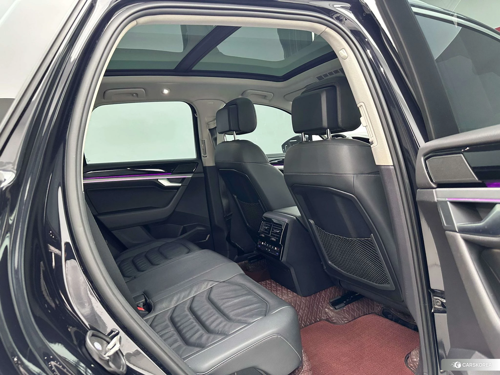Volkswagen Touareg 2020 Черный из Китая, фото 3