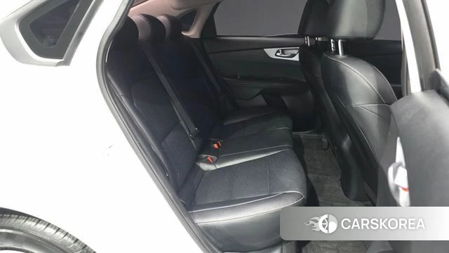Kia The New K3 2nd generation 2022 Белый из Кореи, фото 3