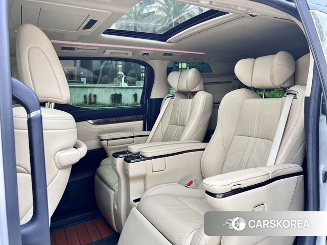 Toyota Alphard 2021 Белый из Китая, фото 3