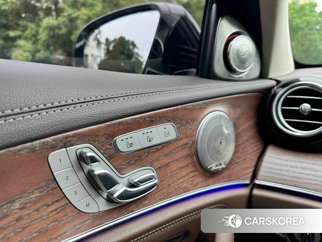 Mercedes-Benz E-Class 2023 Черный из Китая, фото 3