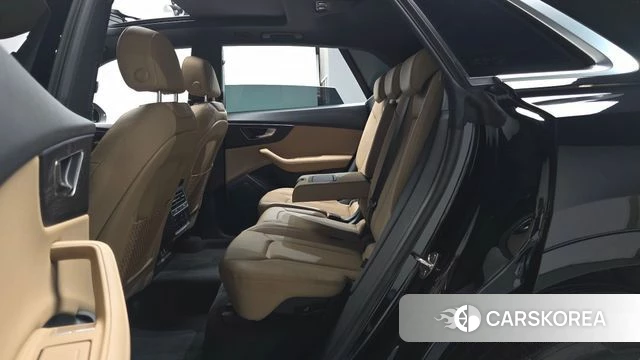 Audi Q8 (4M) 2023 Черный из Кореи, фото 3