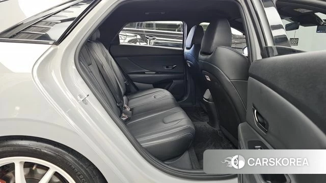 Hyundai Avante (CN7) 2021 Серебристо-серый из Кореи, фото 3