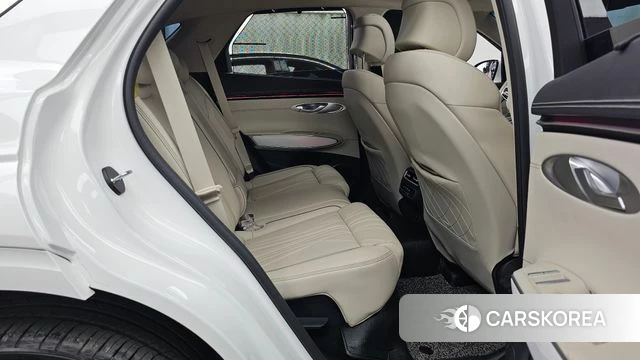 Genesis GV70 2025 Белый из Кореи, фото 3