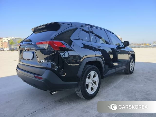 Toyota RAV4 2022 Черный из Китая, фото 3