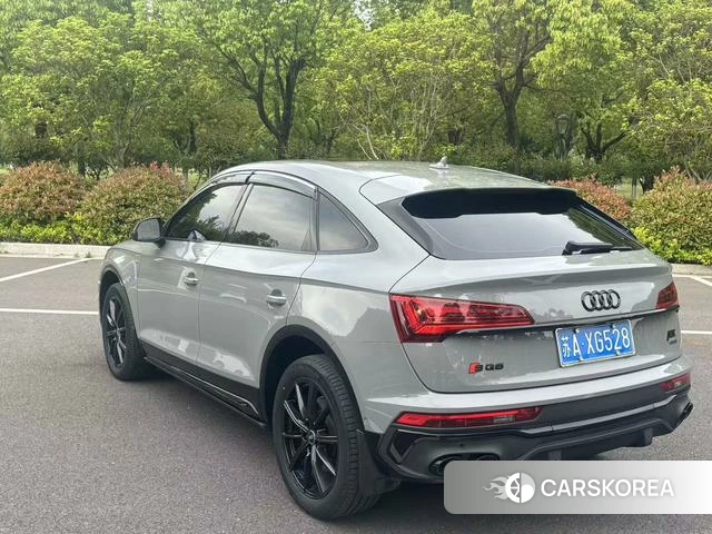 Audi Q5L 2021 Темно-серый из Китая, фото 3