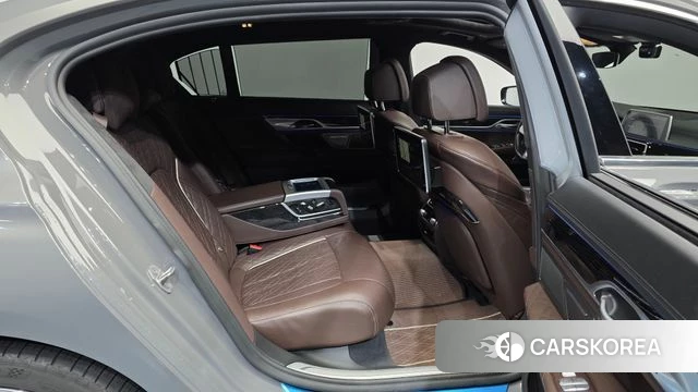 BMW 7 Series (G11) 2021 Серый из Кореи, фото 3