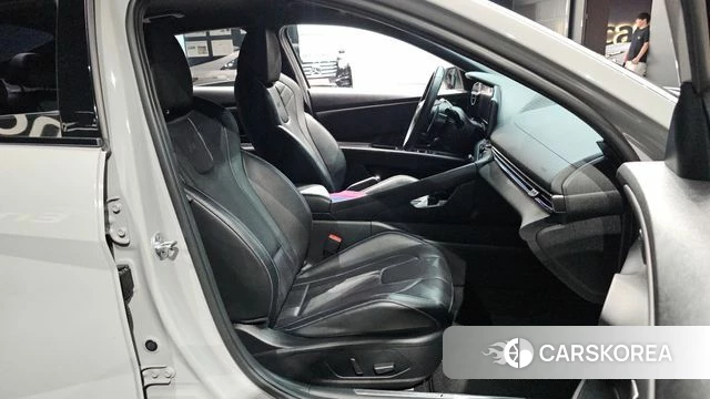 Hyundai Avante (CN7) 2022 Серебристо-серый из Кореи, фото 3