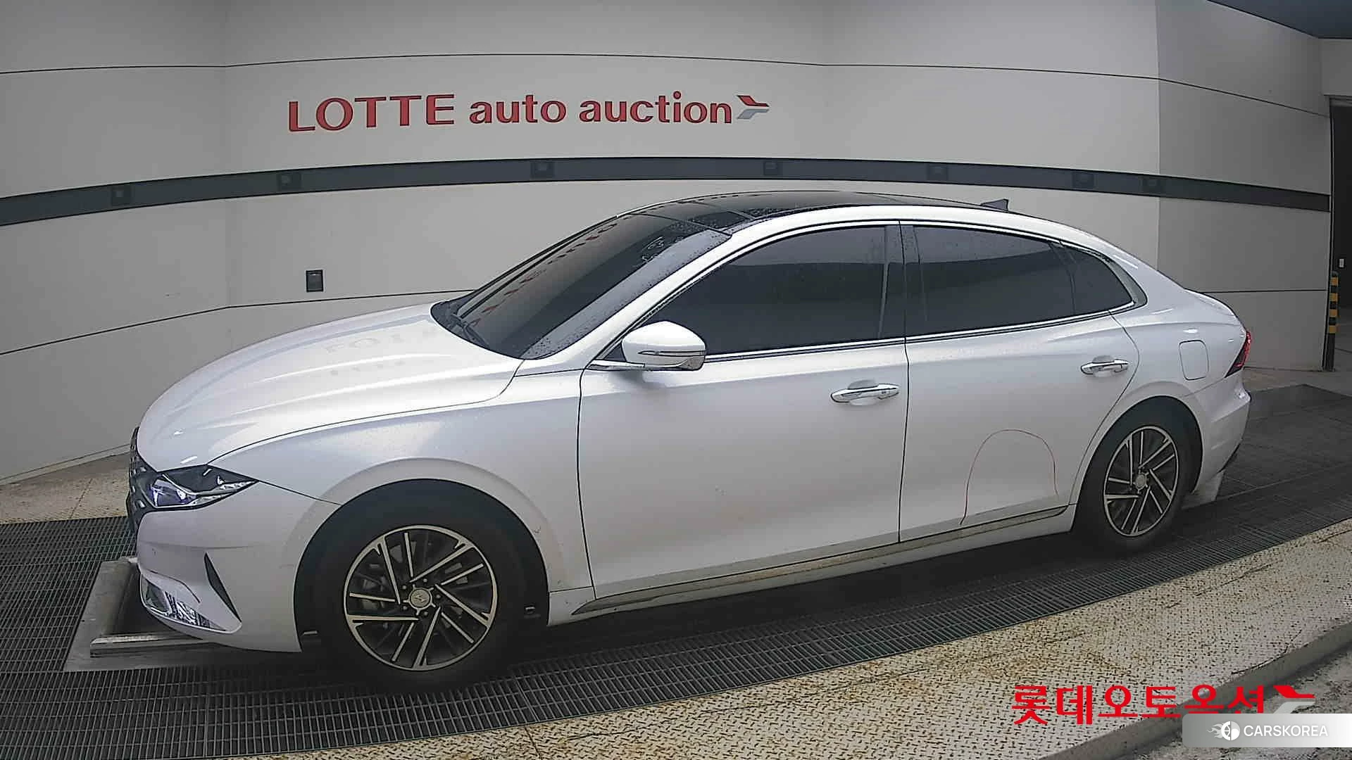 Hyundai Grandeur 2022 Белый из Кореи, фото 3