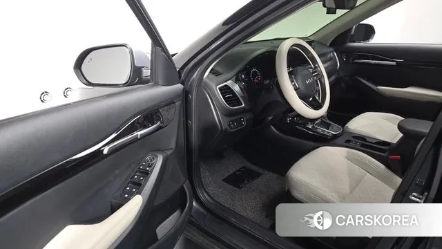 Kia Seltos 2021 Серый из Кореи, фото 3
