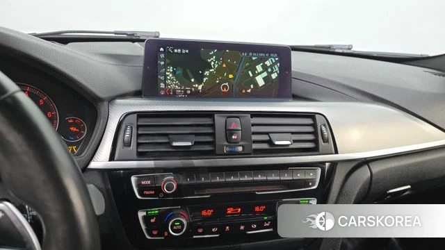 BMW 3 Series (F30) 2018 Белый из Кореи, фото 3