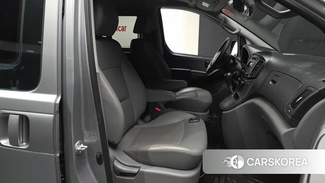 Hyundai The New Grand Starex 2019 Серебристо-серый из Кореи, фото 3