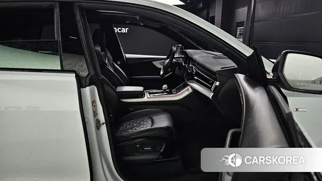 Audi Q8 (4M) 2021 Белый из Кореи, фото 3