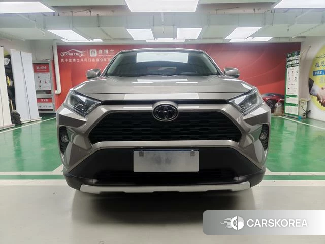 Toyota RAV4 2021 Темно-серый из Китая, фото 3