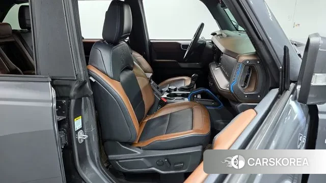 Ford Bronco 6th Generation 2023 Серый из Кореи, фото 3
