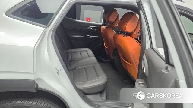 Chevrolet (GM Daewoo) Trax Crossover 2023 Белый из Кореи, фото 3