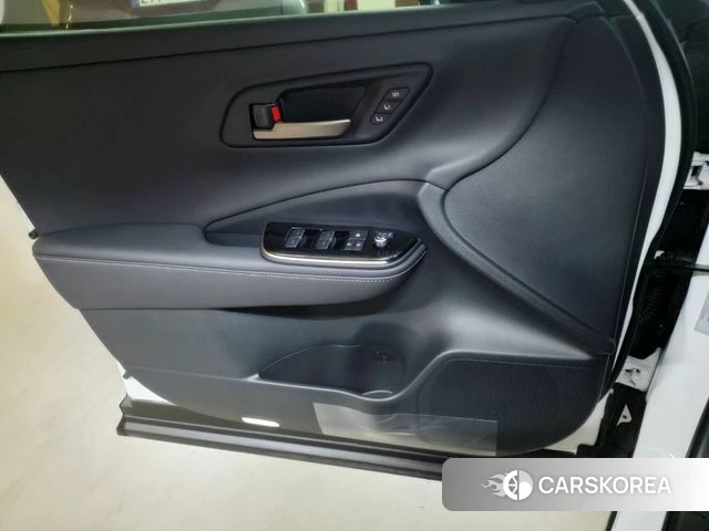 Toyota Crown Crossover 2026 Белый из Кореи, фото 3