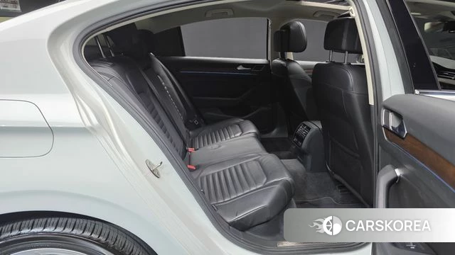 Volkswagen Passat GT (B8) 2018 Белый из Кореи, фото 3