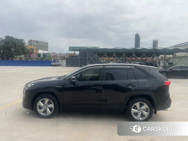 Toyota RAV4 2021 Черный из Китая, фото 3